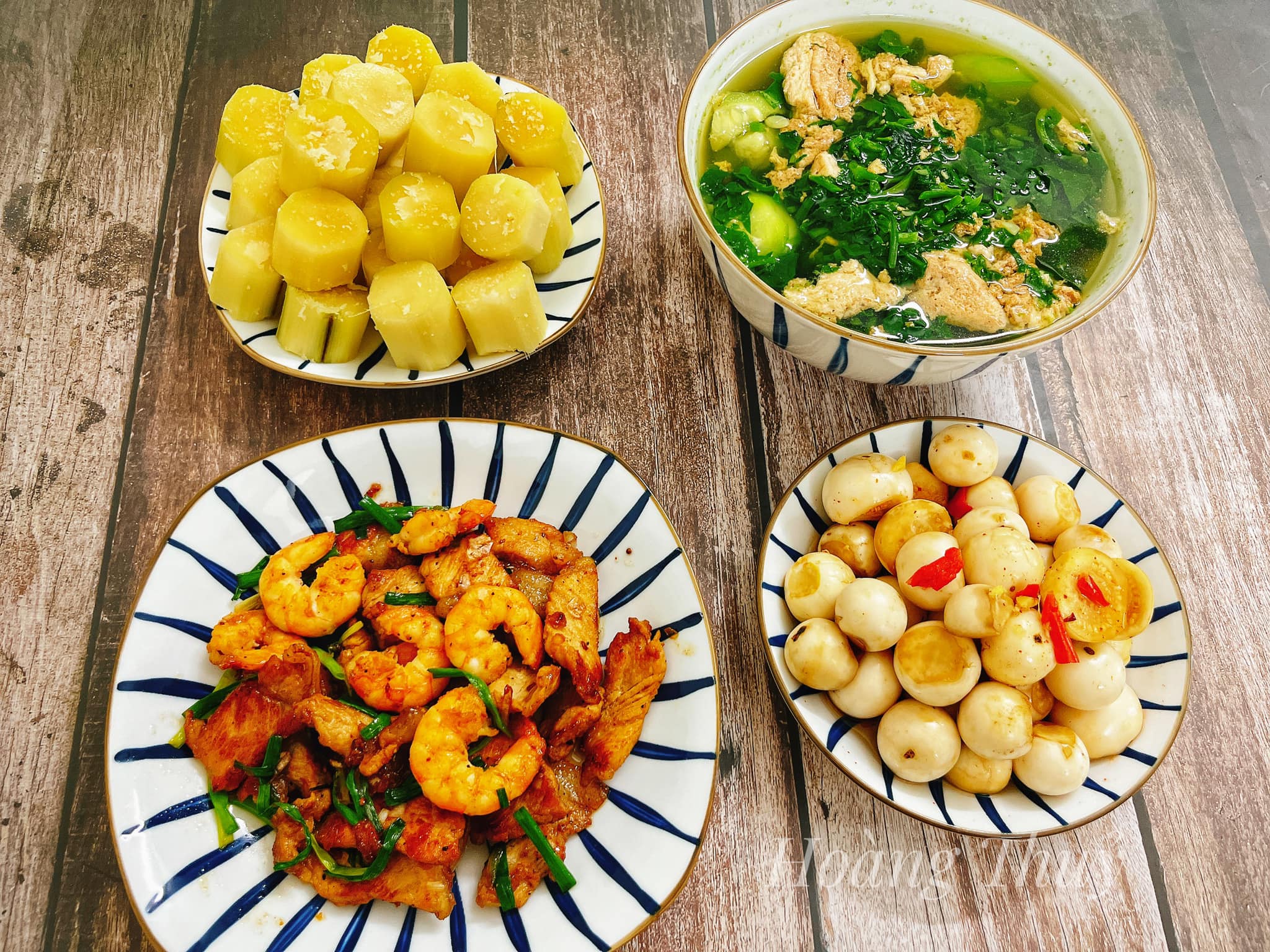 Tôm rang thịt - Canh cua mồng tơi - Cà muối - Mía