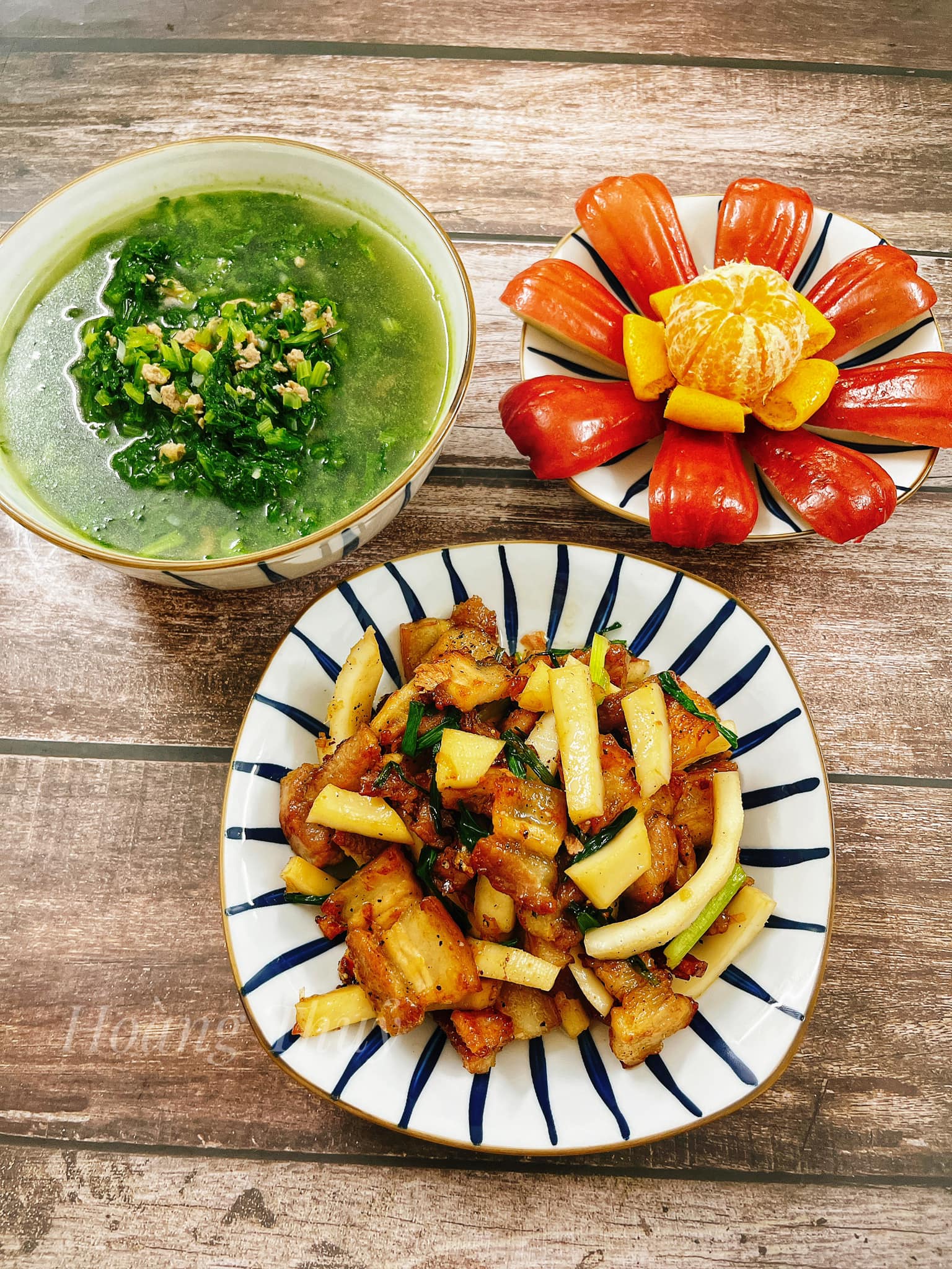 Canh cải thịt băm - Thịt rang dừa - Roi