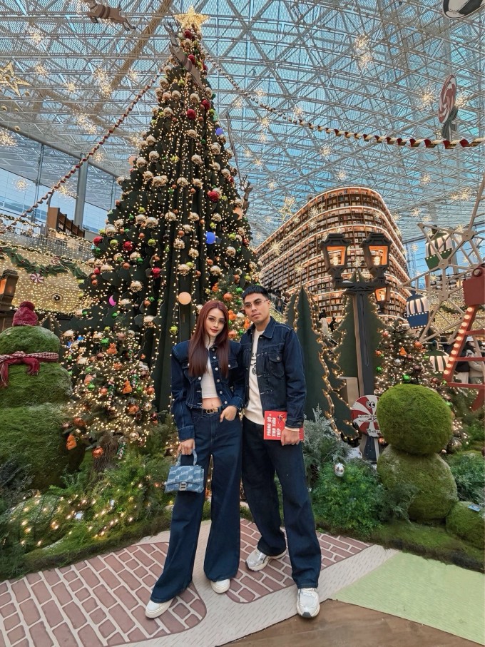 Nữ MC khen bạn trai ngày càng chỉn chu vẻ ngoài, biết phối đồ và xịt nước hoa chứ không còn lôi thôi như hồi mới yêu.