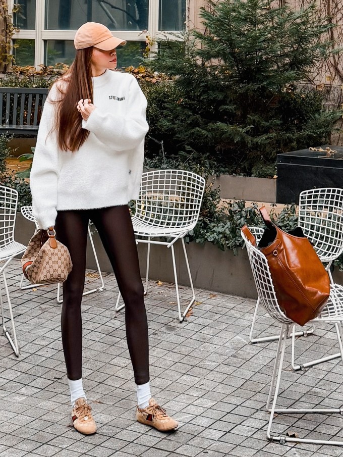 Ca sĩ được khen dù đã là mẹ ba con, vẫn giữ được thân hình cân đối, gợi cảm.