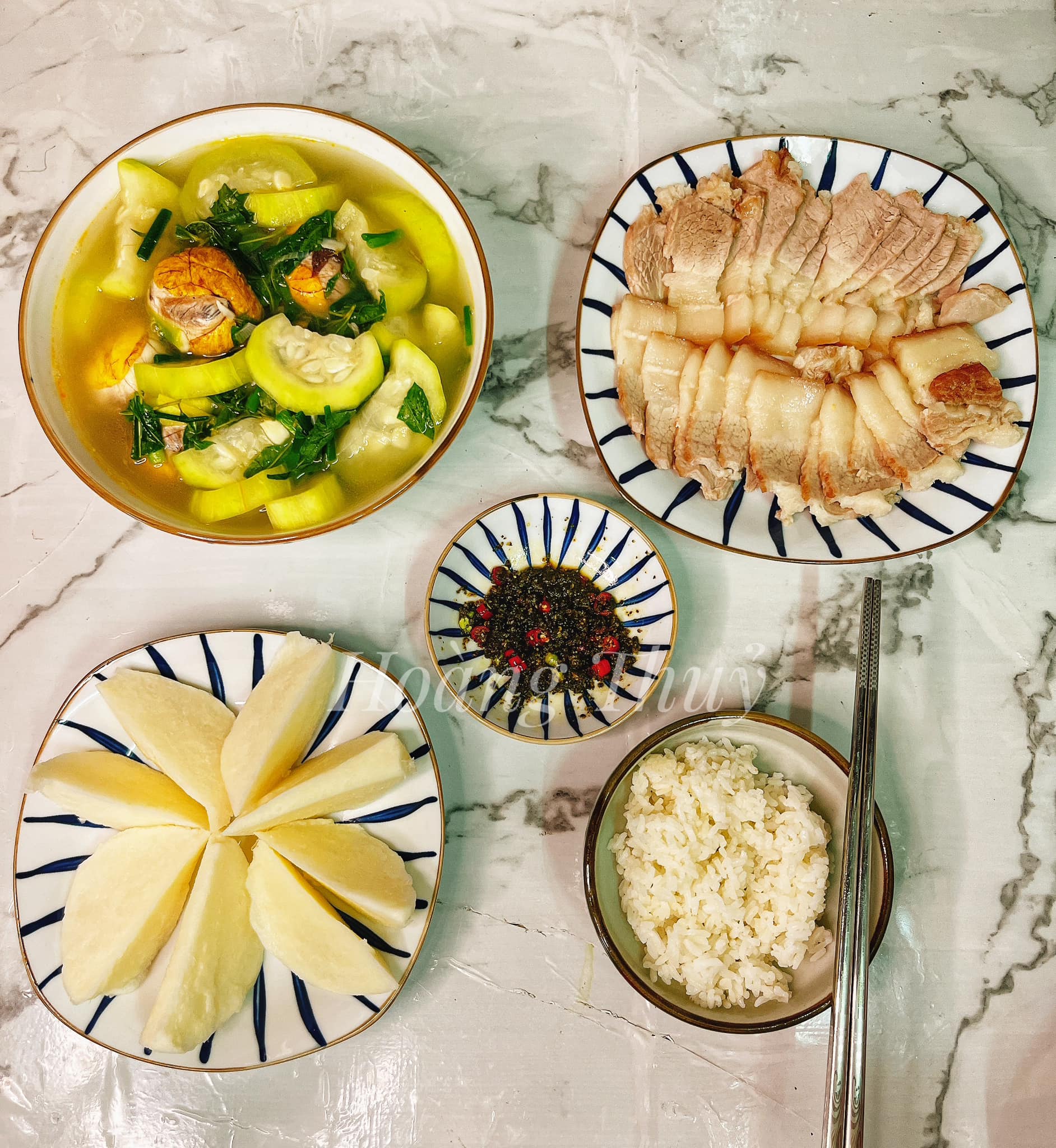 Trứng vịt lộn nấu bầu - Thịt luộc - Củ đậu