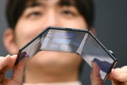 Đây là điều sẽ xảy ra khi gập Galaxy Z TriFold sai cách