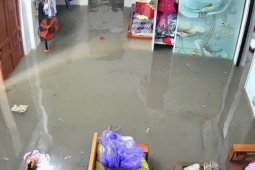 Tin tức trong ngày - Mưa lớn trong đêm, nước dâng ngập nhà ở khu vực Bà Rịa - Vũng Tàu cũ