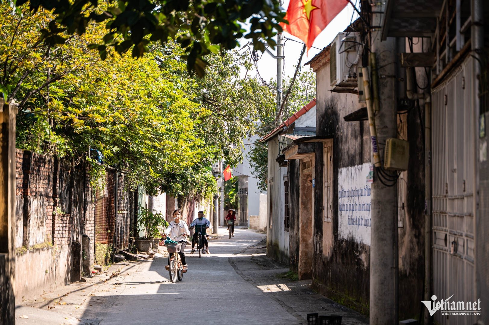 Cuộc sống bình yên ở ngôi làng. Ảnh: Nguyễn Huy