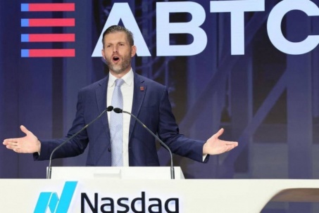 Cổ phiếu gắn với gia tộc Trump bốc hơi 40%: Chuyện gì đang xảy ra?