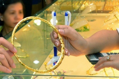 Giá vàng hôm nay 3-12: Bất ngờ sụt giảm