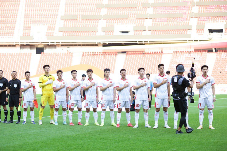Chủ nhà Thái Lan lại gặp sự cố SEA Games: U22 Việt Nam phải hát Quốc ca chay - 1