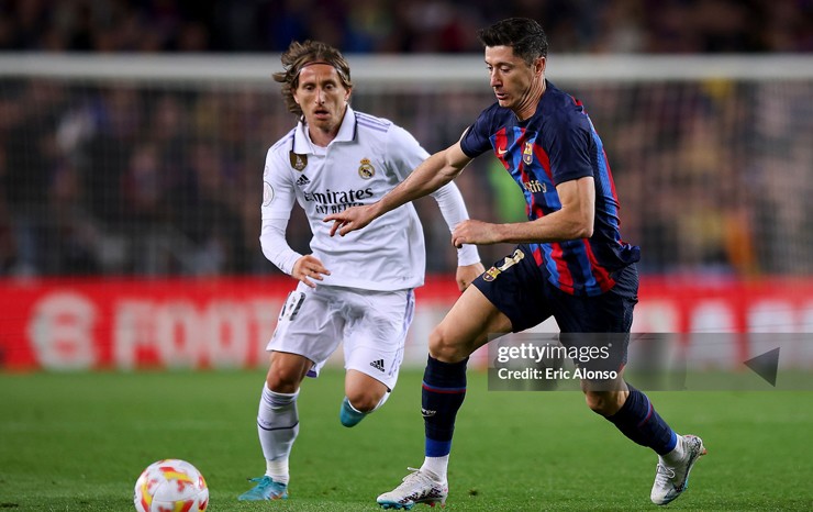 Lewandowski có thể sát cánh cùng Modric tại mùa giải năm sau