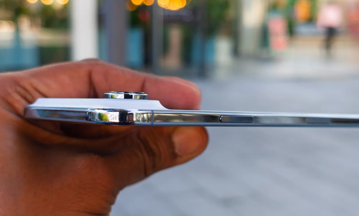 iPhone Air bị chê tơi tả.