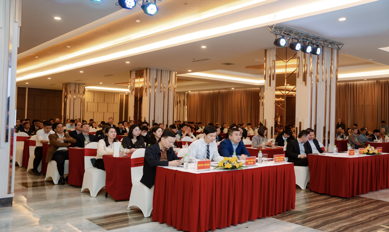  Hội nghị về chuyển đổi nhận thức và tăng cường năng lực an toàn an ninh mạng với sự tham gia của hơn 200 lãnh đạo các Doanh nghiệp, Tổ chức y tế Phú Thọ - Ảnh: BTC