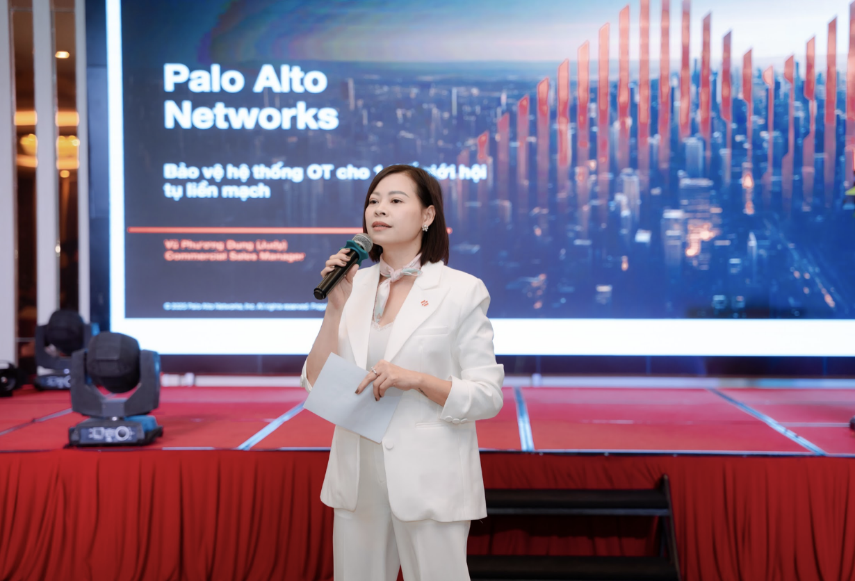 Bà Vũ Phương Dung, Đại diện kinh doanh mảng khách hàng Doanh nghiệp của Palo Alto Networks phát biểu tại Hội nghị - Ảnh: BTC
