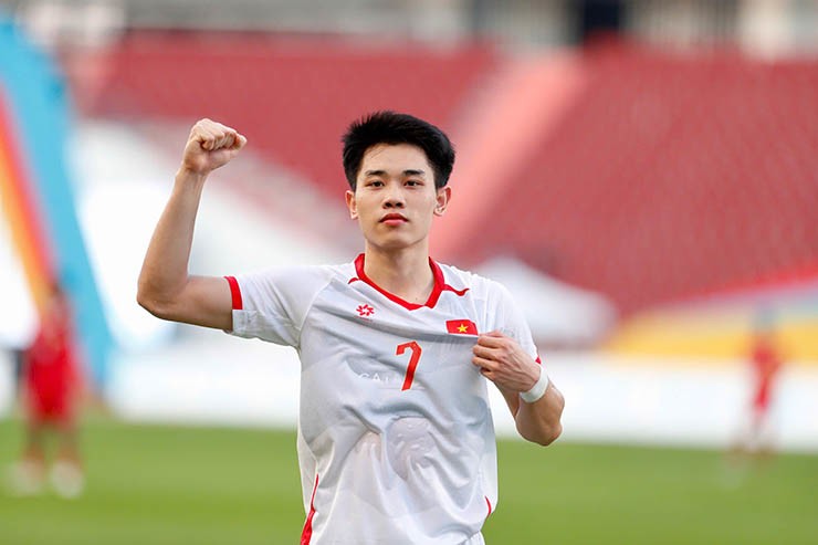 Đình Bắc ghi bàn cho U22 Việt Nam ở phút 60
