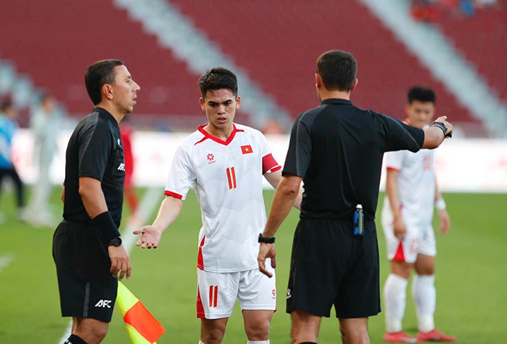 Vì sao trọng tài "bẻ còi", công nhận bàn thắng giúp U22 Việt Nam hạ U22 Lào? - 15
