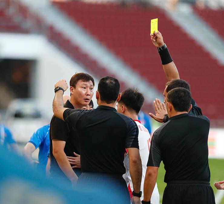 Vì sao trọng tài "bẻ còi", công nhận bàn thắng giúp U22 Việt Nam hạ U22 Lào? - 13