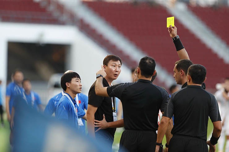 Vì sao trọng tài "bẻ còi", công nhận bàn thắng giúp U22 Việt Nam hạ U22 Lào? - 3