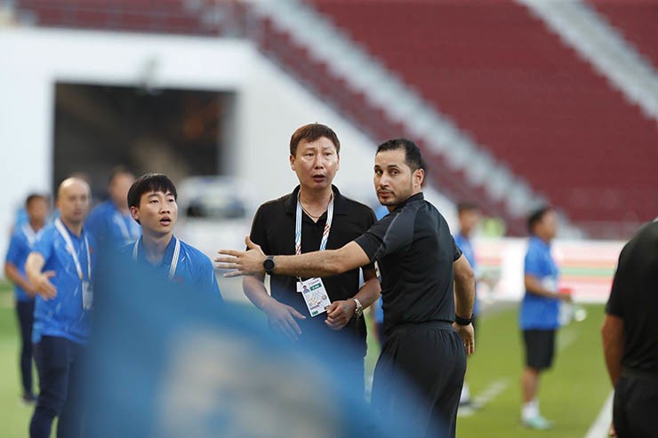 Vì sao trọng tài "bẻ còi", công nhận bàn thắng giúp U22 Việt Nam hạ U22 Lào? - 10