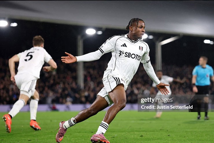 Chukwueze gieo rắc nỗi sợ tới Man City