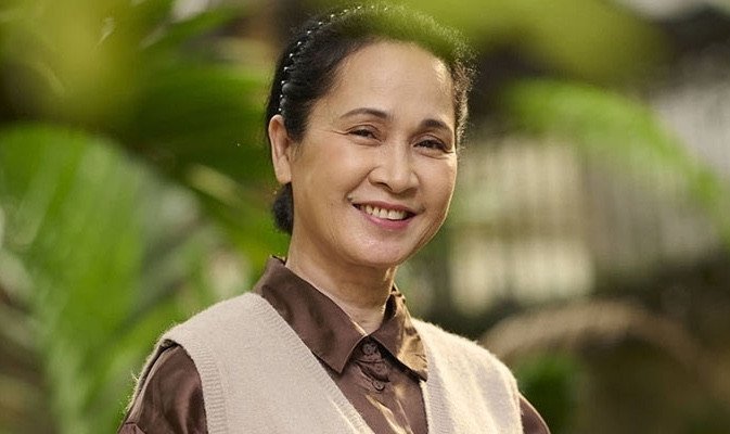 NSND Lan Hương trong các phim: Thương ngày nắng về, Sống chung với mẹ chồng, Gia đình mình vui bất thình lình, Gặp em ngày nắng.