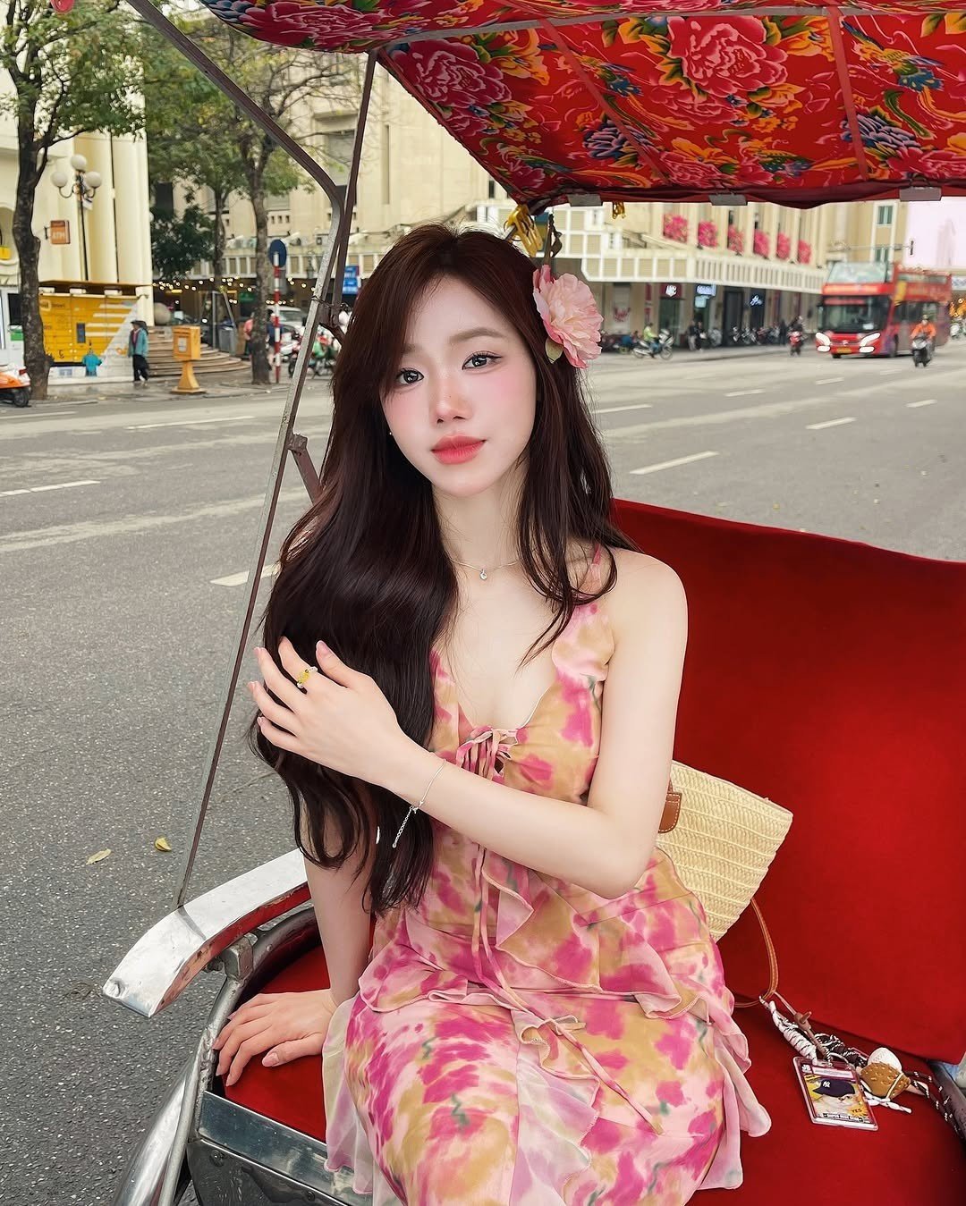 Các "nàng thơ" hot mạng xã hội vì khán giả quay lưng.