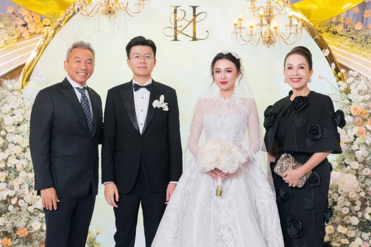 Diễm My được khen 'vừa đẹp vừa sang' ở đám cưới tiểu thư gia tộc Sơn Kim - 1