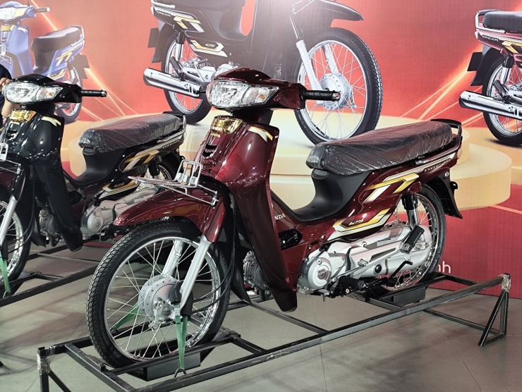 Honda Dream NCX 2026 được đơn vị khẩu khẩu đưa về Việt Nam. Ảnh: Motosaigon.