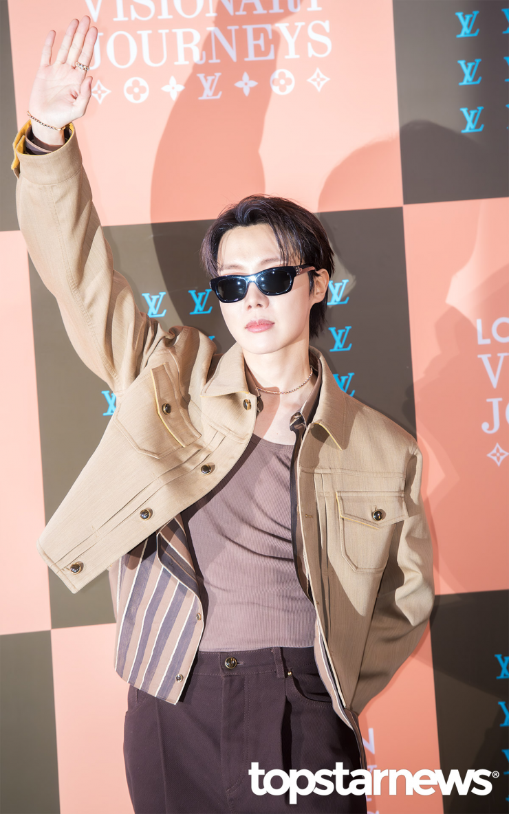 Ca sĩ J-Hope nhóm BTS.