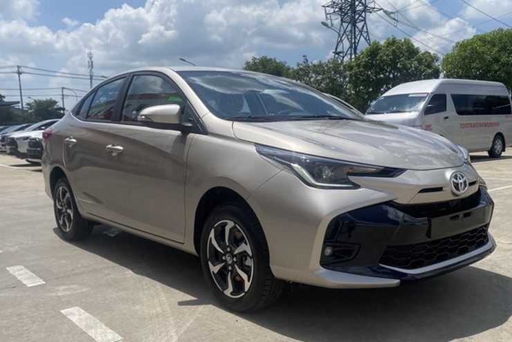 Sedan số sàn từng rất được các hãng kinh doanh dịch vụ vận chuyển ưa chuộng.