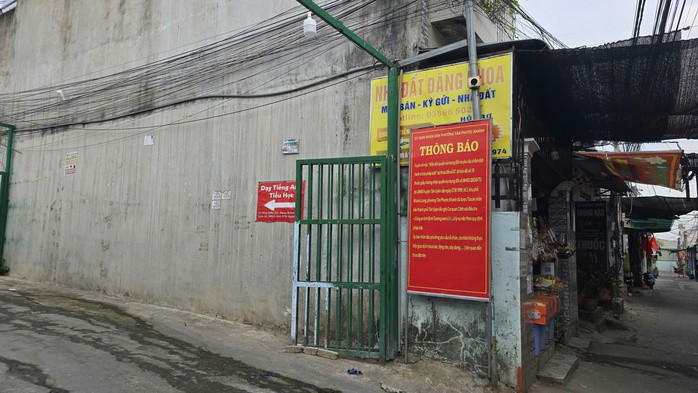 Khu nhà ở xây dựng trên đất người khác