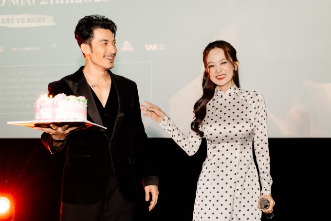 Liên Bỉnh Phát và bạn gái Ngọc Kayla tại buổi ra mắt phim 'Quán Kỳ Nam' ở TP HCM. Ảnh: Galaxy