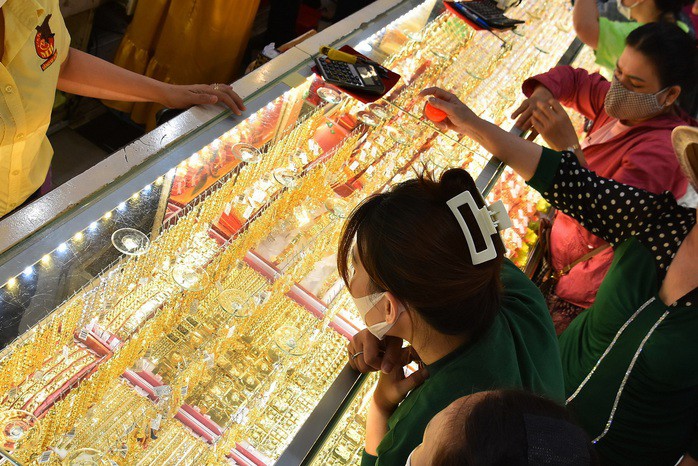 Giá vàng trong nước giảm tiếp vào cuối ngày