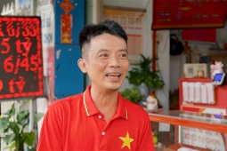 Thị trường - Tiêu dùng - Chủ điểm sửa điện thoại chuyển hướng bán vé số Vietlott: “Bán cái này vui lắm!”