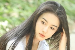 Giải trí - Tiểu Long Nữ 10X bị tẩy chay