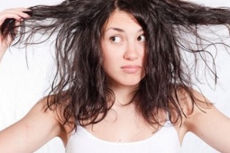 Mẹo khắc phục tình trạng tóc bết vào mùa đông