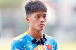 Quốc Việt bất ngờ khi trọng tài 