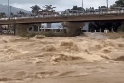 Tin tức trong ngày - Khánh Hòa, Lâm Đồng ngập sâu, quốc lộ 1 bị lũ chia cắt