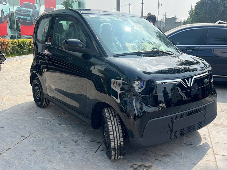 Ngoại&nbsp;thất VinFast Minio Green tại đại lý&nbsp;mang thiết kế và cấu hình tương đồng với&nbsp;xe từng được trưng bày