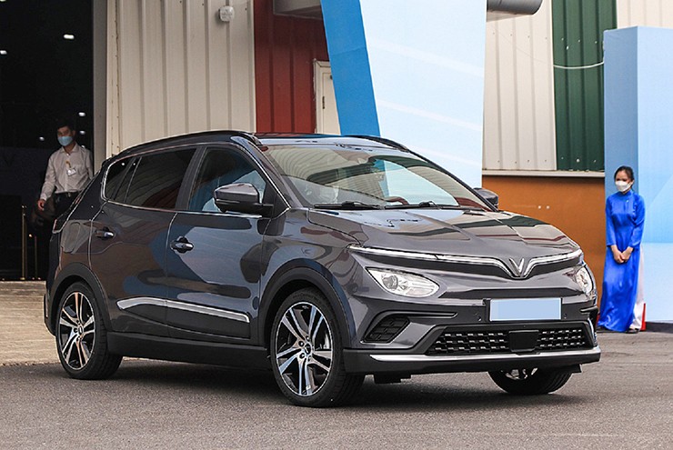 Nhiều người chuyển sang xe điện do kinh tế và nhiều tính năng.