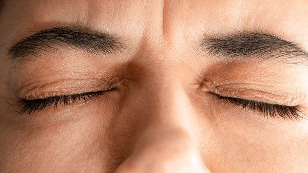 Chỉ nhìn lông mi có thể phát hiện 4 vấn đề sức khỏe đáng lo ngại - 1