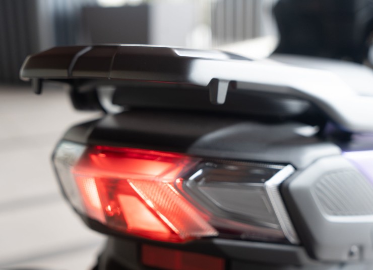 Ra mắt xe ga Yamaha mới, sánh cạnh Hoda Vision - 5