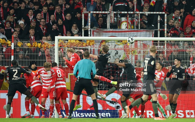 Kane lại tiếp tục thể hiện phong độ thăng hoa của mình