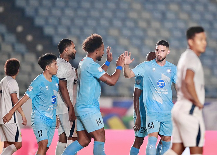 Xuân Son hồi sinh mạnh mẽ: 4 bàn sau 2 trận, ĐT Việt Nam & Nam Định "sướng rơn" - 10