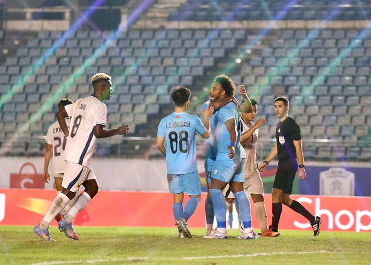 Xuân Son hồi sinh mạnh mẽ: 4 bàn sau 2 trận, ĐT Việt Nam & Nam Định "sướng rơn" - 8