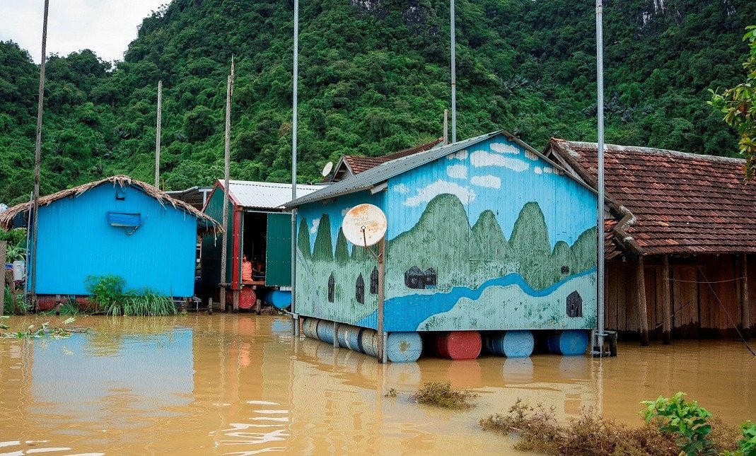 Nhiều nhà phao trở thành các homestay đón khách du lịch. Ảnh: Oxalis