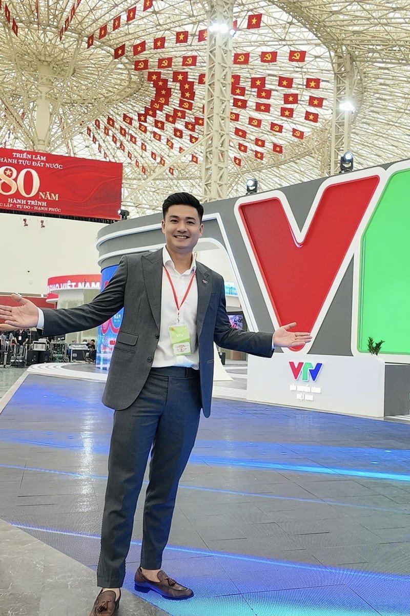 Phương Nam gắn bó với công việc MC và bước chân vào VTV được gần 10 năm