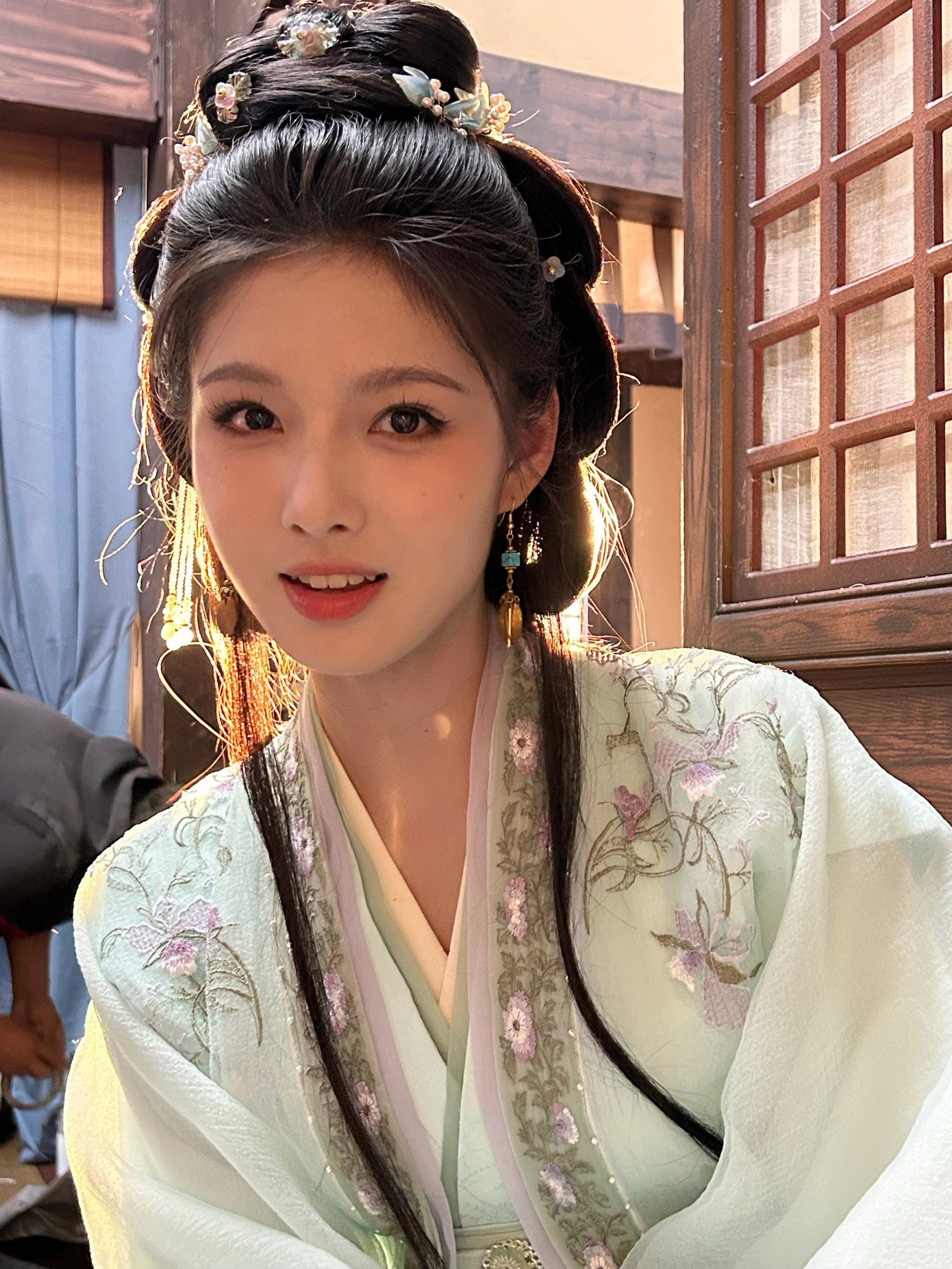 Khán giả cho rằng Ngải Mễ có ngoại hình đẹp, nhưng diễn xuất cần trau dồi thêm.