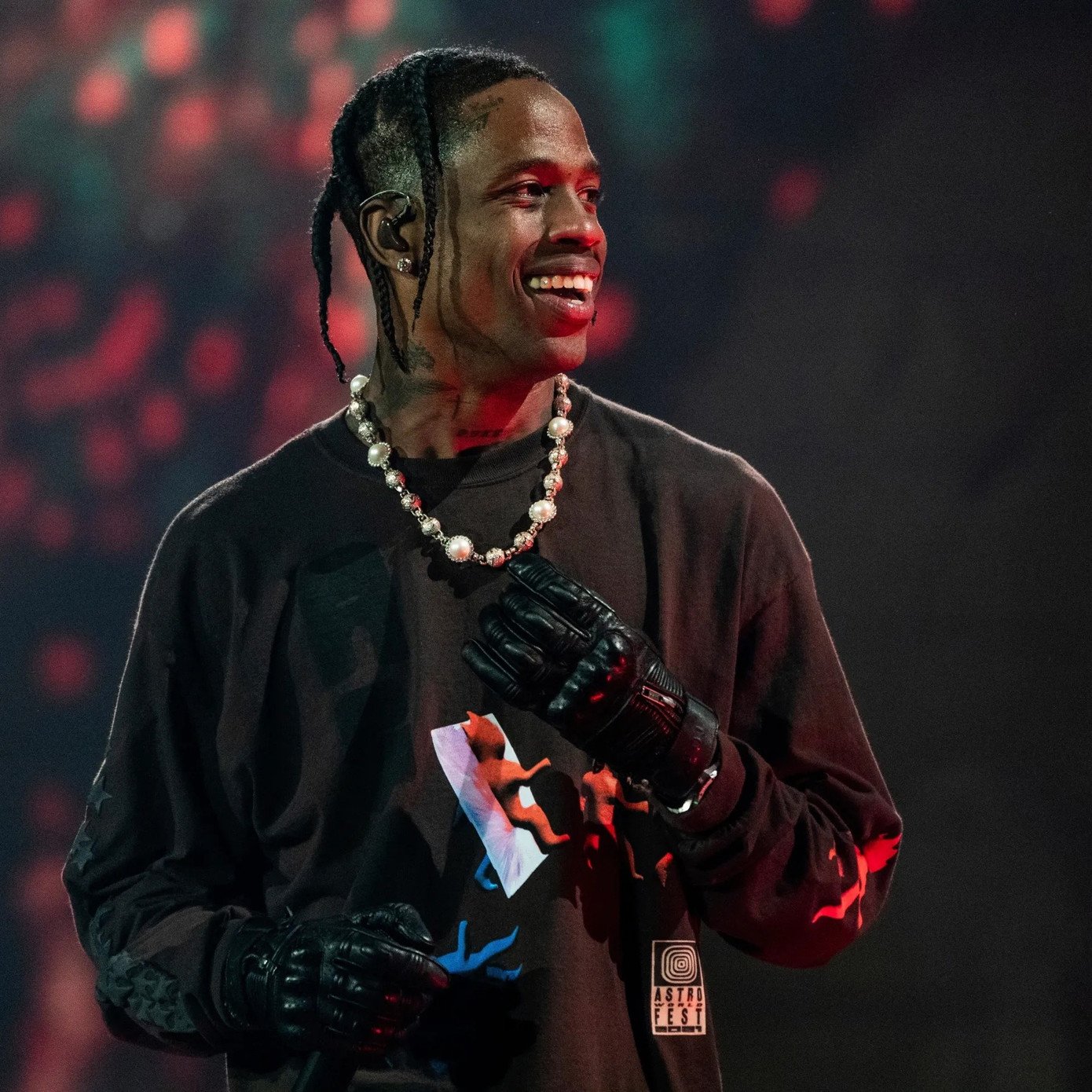 Khó tin nếu Sơn Tùng được Travis Scott gật đầu.
