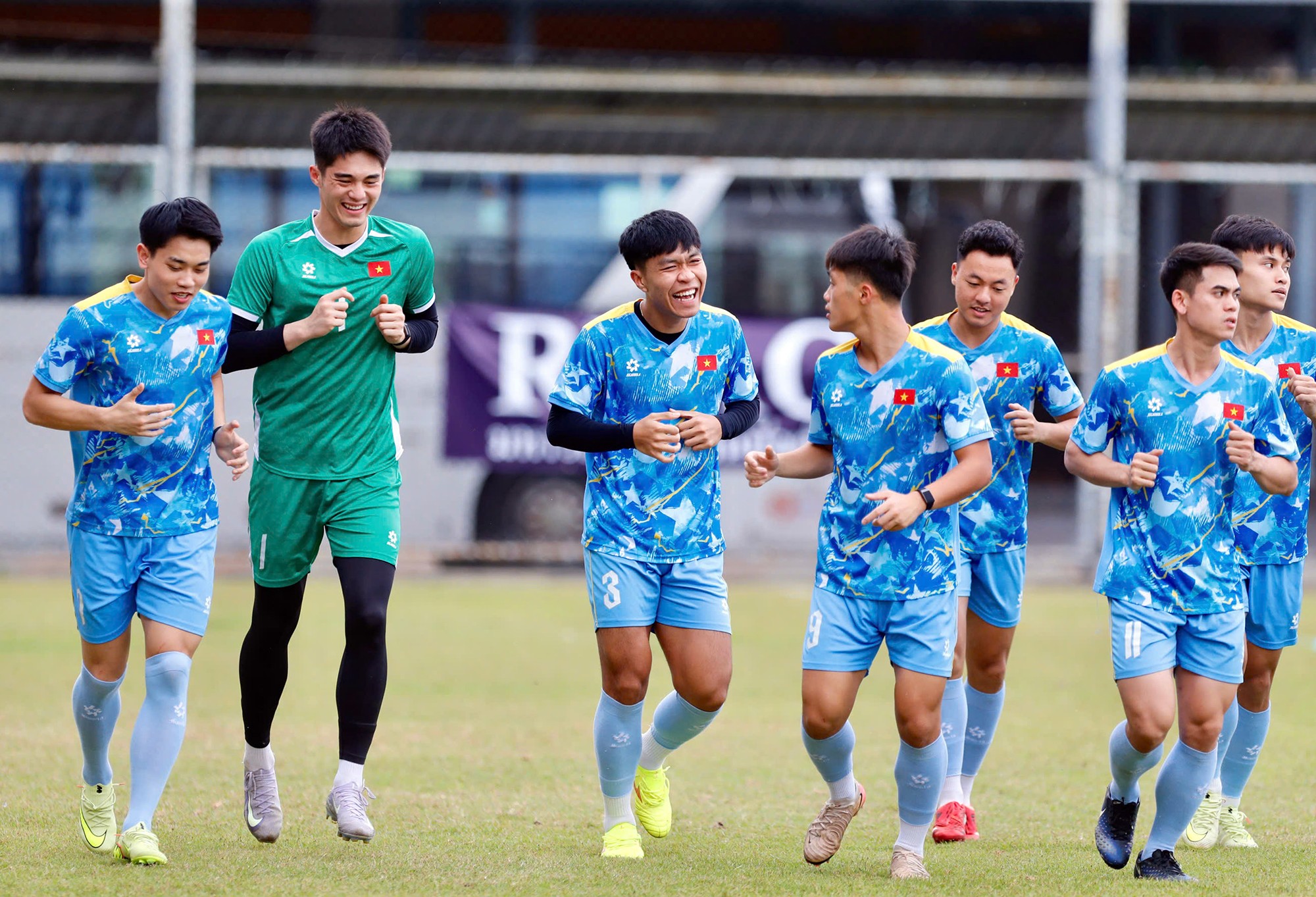 Các tuyển thủ U22 Việt Nam sẽ có thêm 6 buổi tập nữa ở Bangkok trước khi bước vào trận đại chiến với U22 Malaysia vào ngày 11/12.