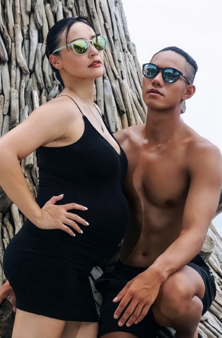 Ca sĩ Tâm Vân và cựu VĐV Trang Anh Kiệt thời còn mặn nồng. Ảnh: Ctinews