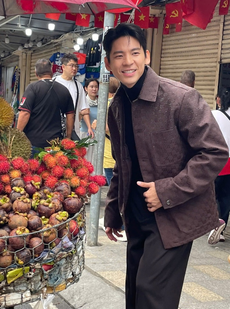 Diễn viên vui khi nhận nhiều lời khen về diện mạo điển trai.