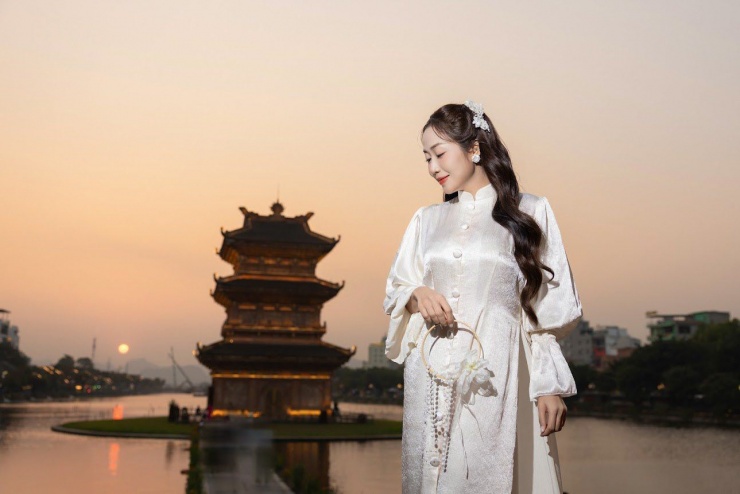 Nữ NSƯT quê gốc Hải Phòng vừa nhận HCV Liên hoan quốc tế sân khấu thử nghiệm có sắc vóc ra sao? - 1